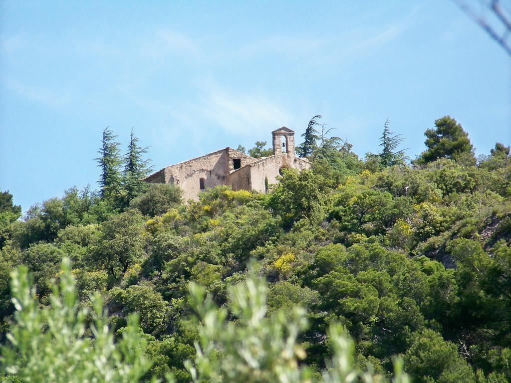 Logis Hotel De L'Etang Cucuron Eksteriør billede