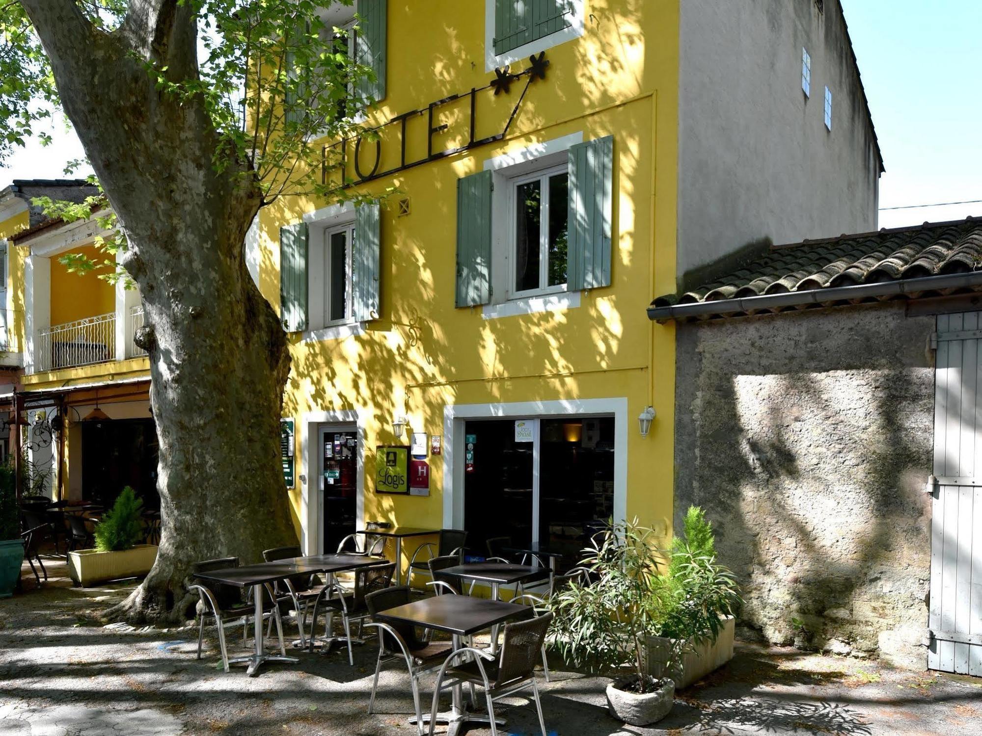 Logis Hotel De L'Etang Cucuron Eksteriør billede